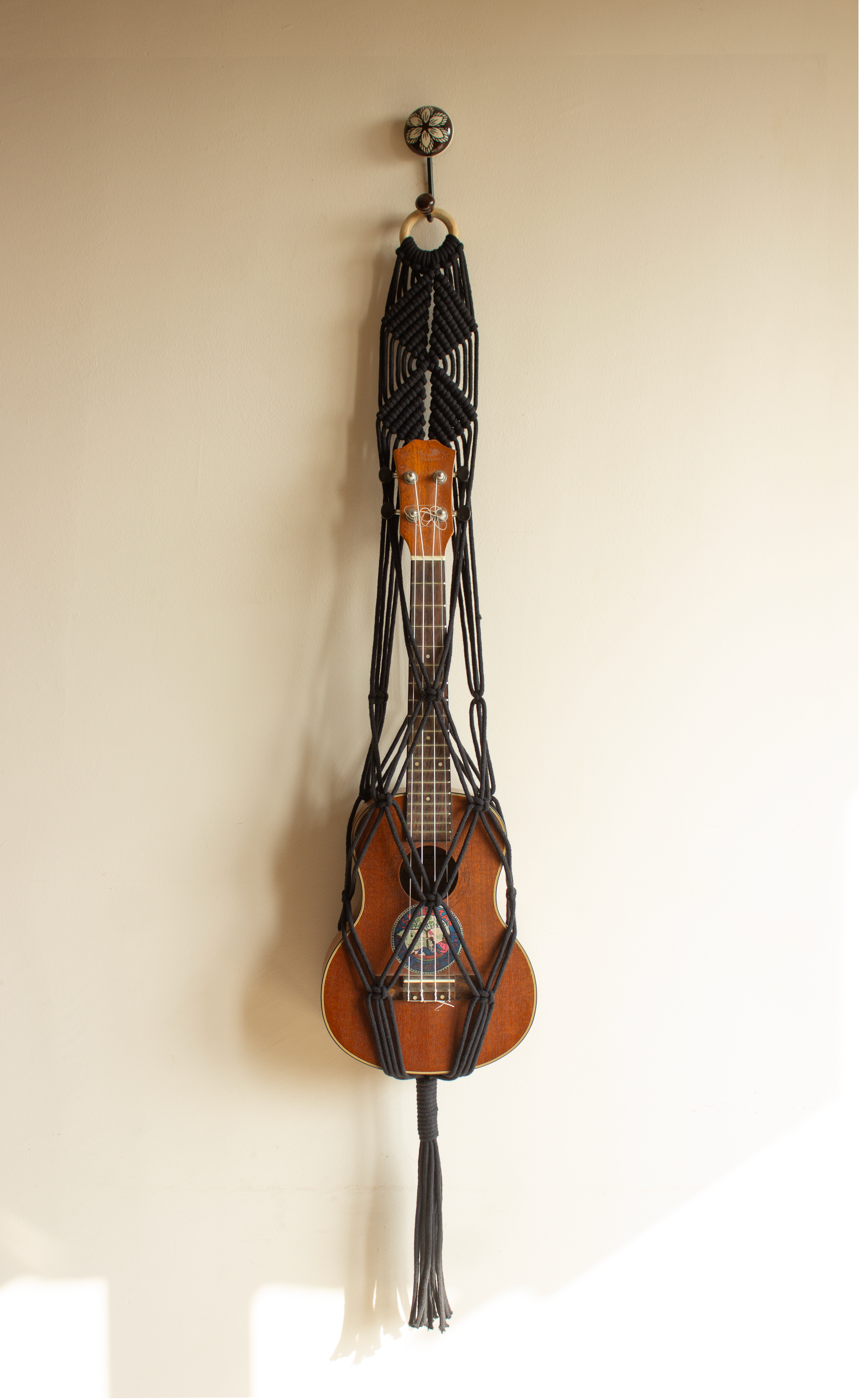 Black Ukuele Hanger